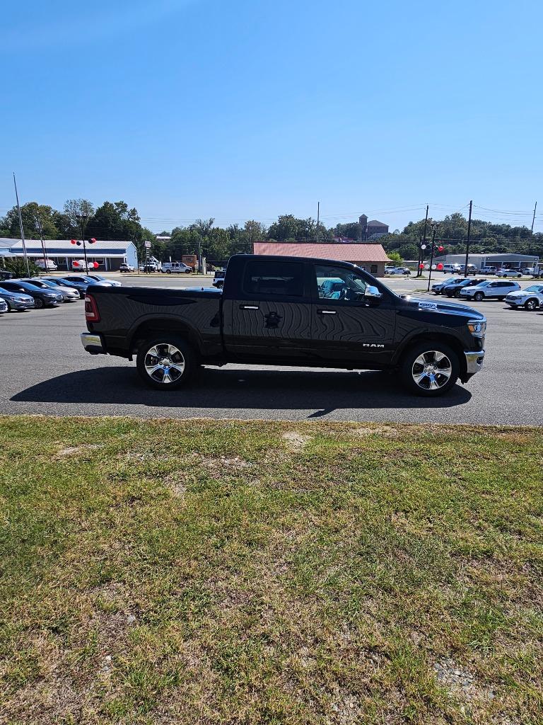 2022 RAM Ram 1500 Pickup Laramie photo 2