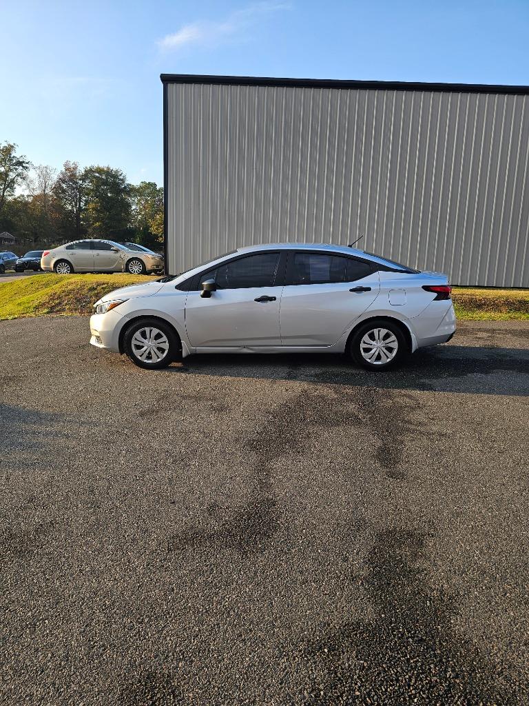 Nissan Versa Sedan's photo