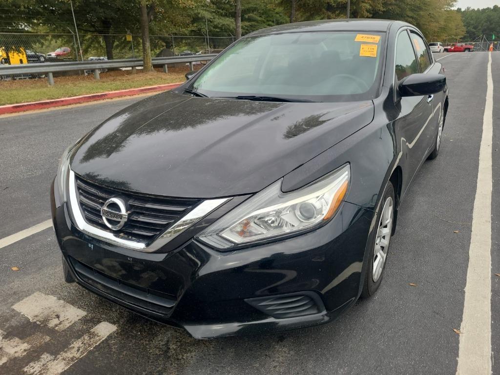 Nissan Altima's photo