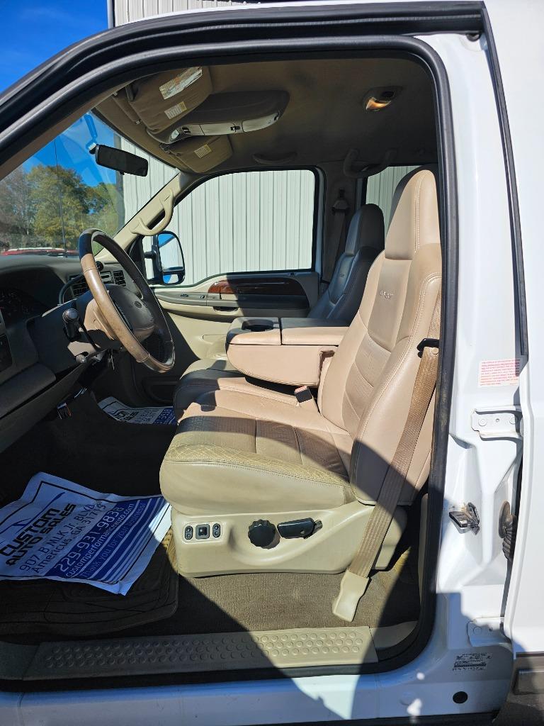 2002 Ford F-250 Super Duty Lariat photo 5