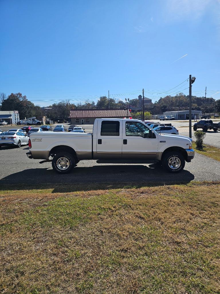 2002 Ford F-250 Super Duty Lariat photo 2