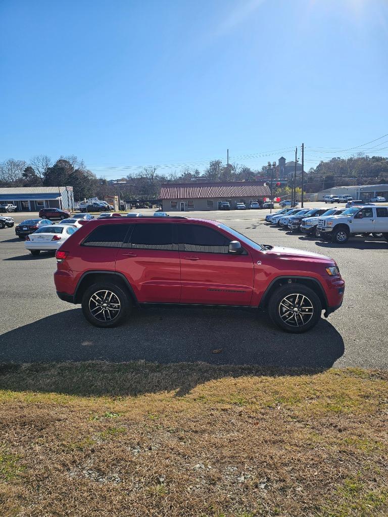 2018 Jeep Grand Cherokee Trailhawk photo 2