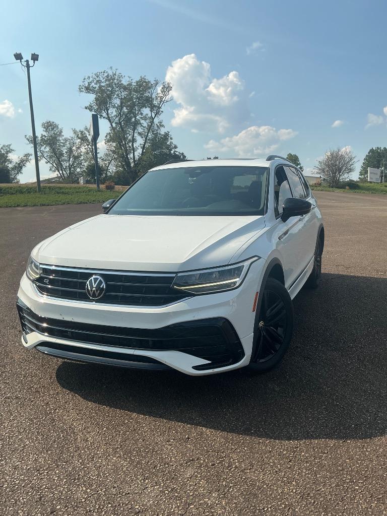 2022 Volkswagen Tiguan SE R-LINE BLACK