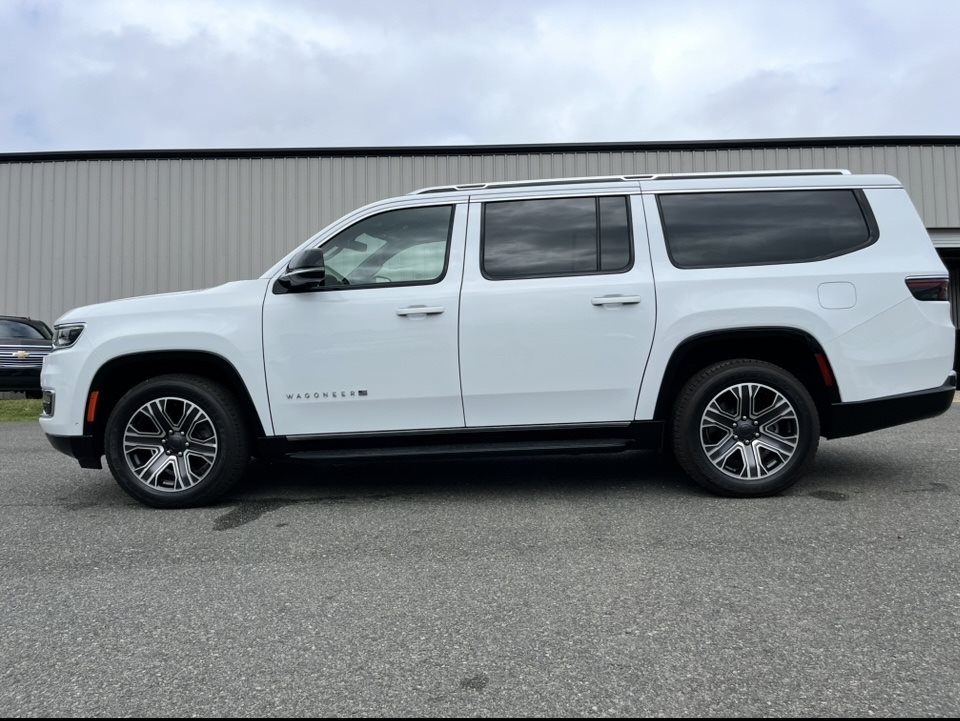 2024 Jeep Wagoneer L Series II's photo