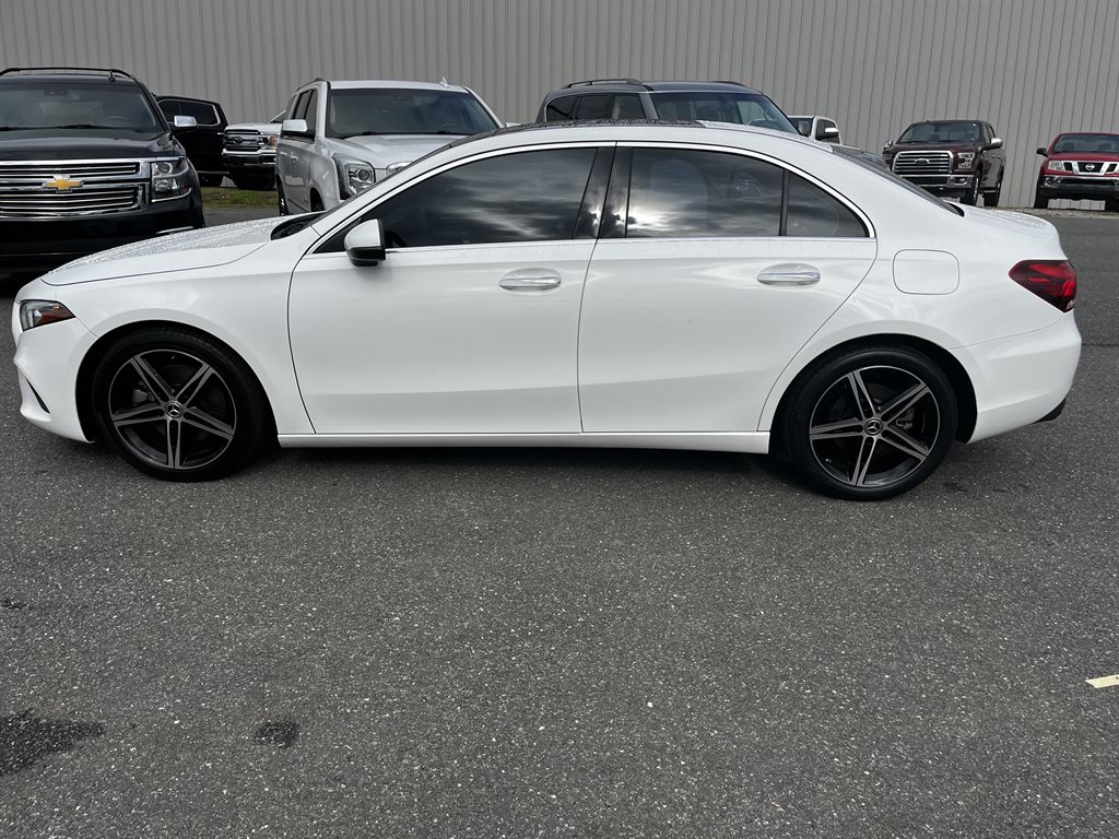 2021 Mercedes-Benz A-Class A220's photo