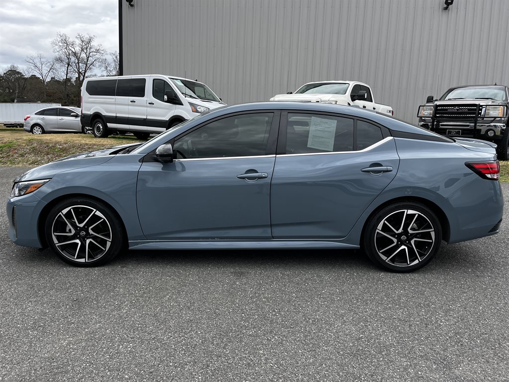 2024 Nissan Sentra SR's photo