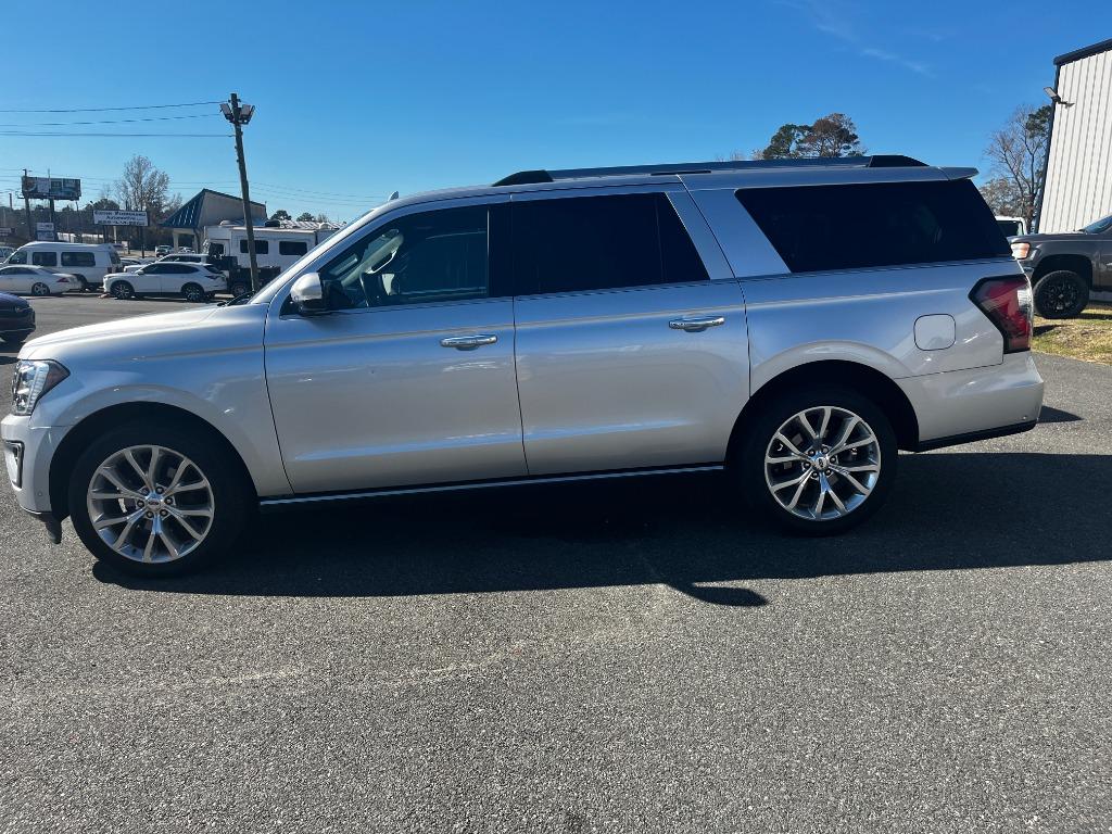 2019 Ford Expedition Limited's photo