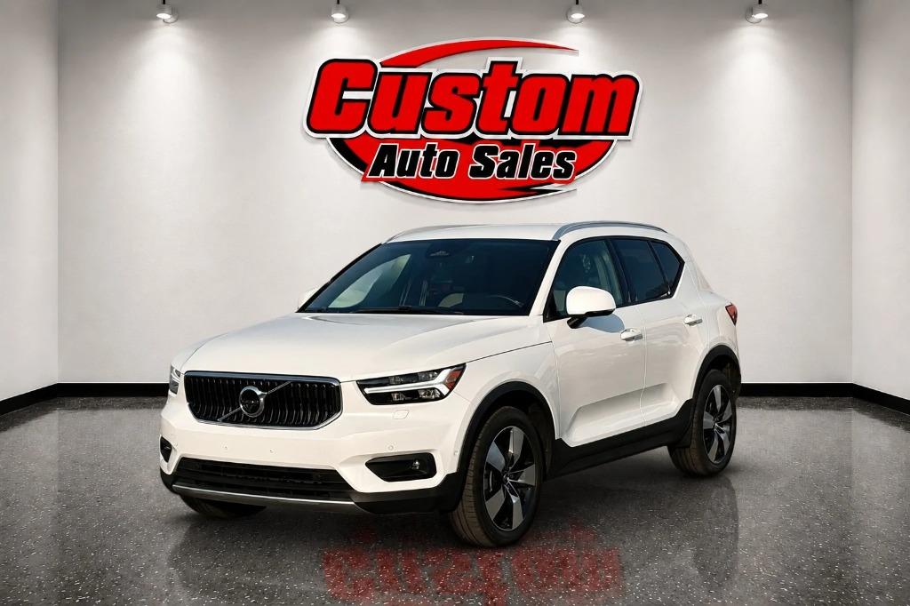 2023 Volvo XC40 B5 Core AWD's photo