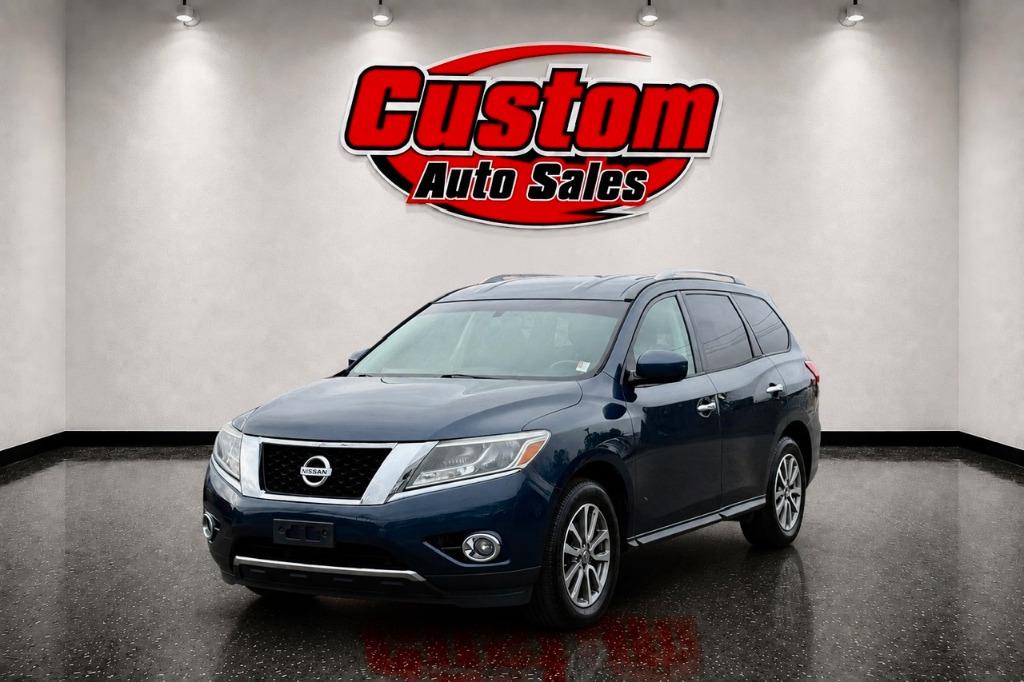 2015 Nissan Pathfinder SV 4WD's photo