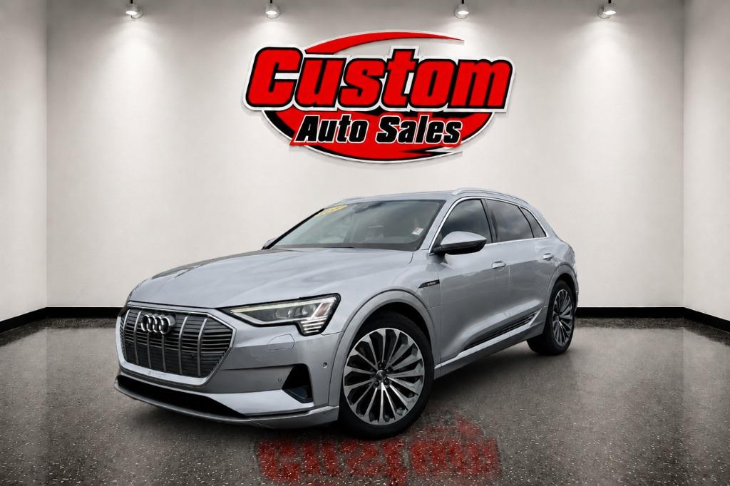 2019 Audi e-tron Prestige's photo