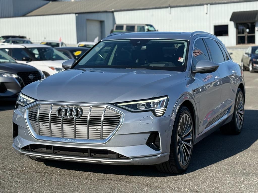 2019 Audi e-tron Prestige